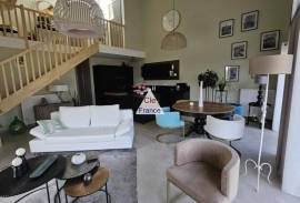 Superbe Duplex T4 Dernier Etage Avec Balcon Et 2 Garages A