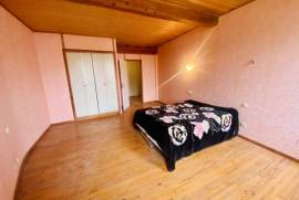 Three Apartments, Garden, Commercial Premises And Cellar