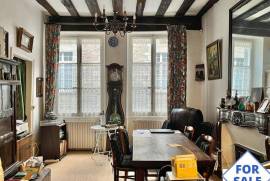 Town House with Neat Garden