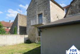 Two Cottage Houses, Ideal For an Investor