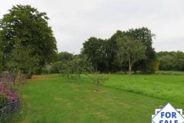 Stunning Detached House with Landscaped Gardens
