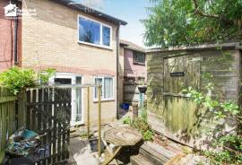 2 bedroom, Terraced House for sale