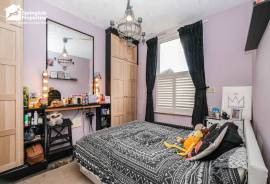 3 bedroom, Detached house for sale