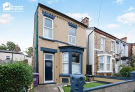 3 bedroom, Detached house for sale