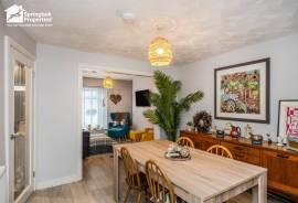 2 bedroom, Terraced House for sale