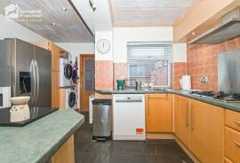 4 bedroom, Terraced House for sale
