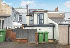 4 bedroom, Terraced House for sale