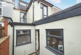 4 bedroom, Terraced House for sale