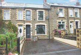 4 bedroom, Terraced House for sale