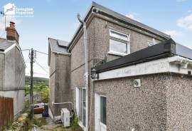 4 bedroom, Semi-detached house for sale