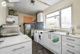 4 bedroom, Semi-detached house for sale