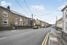 4 bedroom, Semi-detached house for sale