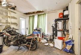 4 bedroom, Semi-detached house for sale