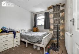 4 bedroom, Semi-detached house for sale