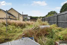 4 bedroom, Semi-detached house for sale