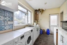 4 bedroom, Semi-detached house for sale