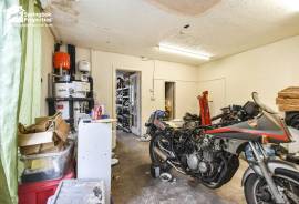 4 bedroom, Semi-detached house for sale