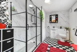 2 bedroom, Terraced House for sale