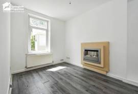 3 bedroom, End of terrace house for sale