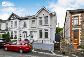 3 bedroom, End of terrace house for sale