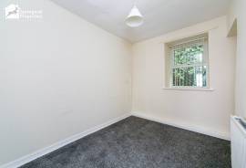 2 bedroom, Ground floor flat for sale