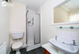 2 bedroom, Ground floor flat for sale