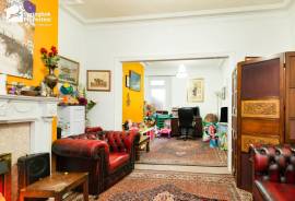 3 bedroom, Semi-detached house for sale