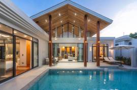 New Luxurious Private Pool Villas with 3 beds and 4 baths 10 mins drive to Layan and Laguna Beaches