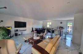 5 room, 110m2 House for sale in Pezenas - 285 000 € *