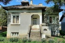 Country house with annex, barn and spacious yard situated in a quiet village near lake 45 km away from Vratsa, Bulgaria