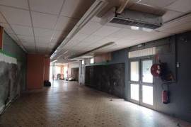 Immeuble centre-bourg avec commerce et logements