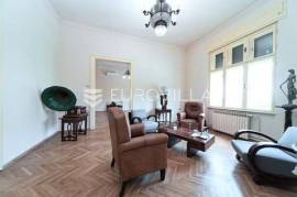 Osijek, Center, newly renovated three-room apartment for rent on the 1st floor, NKP 109.82 m2