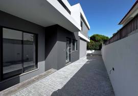 Contemporary new villa, T4+3 in Aldeia de Juzo
