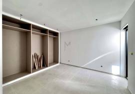 Contemporary new villa, T4+3 in Aldeia de Juzo