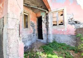 3 Bedroom House in Ruins - Opportunity in the Center of Funchal