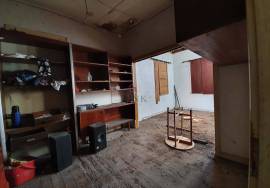 3 Bedroom House in Ruins - Opportunity in the Center of Funchal