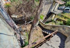 3 Bedroom House in Ruins - Opportunity in the Center of Funchal