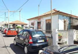 3 Bedroom House in Ruins - Opportunity in the Center of Funchal