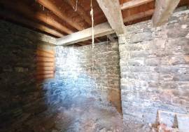 3 Bedroom House in Ruins - Opportunity in the Center of Funchal