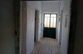 2 bedroom villa to recover on 6,160m2 of land.