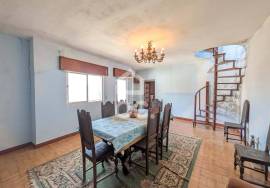 4 Bedroom Villa with Terrace and Mountain Views 10 Minutes from Boticas