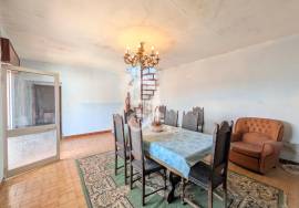 4 Bedroom Villa with Terrace and Mountain Views 10 Minutes from Boticas