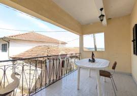 4 Bedroom Villa with Terrace and Mountain Views 10 Minutes from Boticas