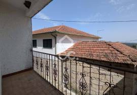 4 Bedroom Villa with Terrace and Mountain Views 10 Minutes from Boticas