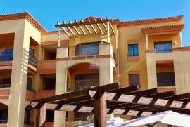 Top Floor 2-Bedroom Apartment with Stunning Views in Vilamoura