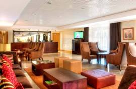 Top Floor 2-Bedroom Apartment with Stunning Views in Vilamoura