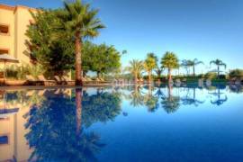 Top Floor 2-Bedroom Apartment with Stunning Views in Vilamoura