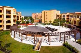 Top Floor 2-Bedroom Apartment with Stunning Views in Vilamoura