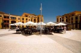 Top Floor 2-Bedroom Apartment with Stunning Views in Vilamoura