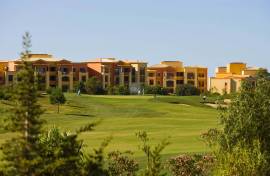 Top Floor 2-Bedroom Apartment with Stunning Views in Vilamoura